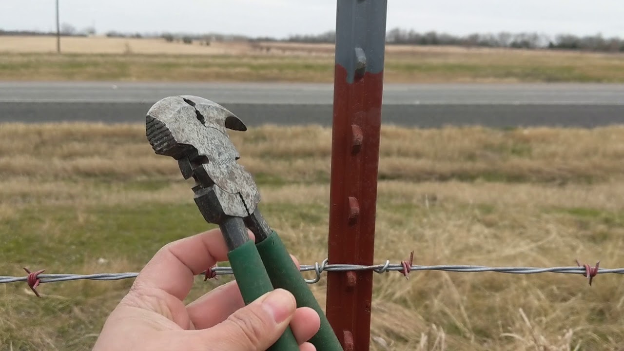 Fencing Tip for Spacing Barbed Wire on T Posts
