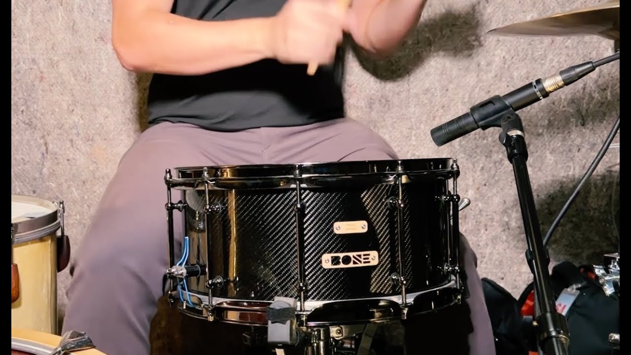 TRUE Carbon Fiber Snare drum   BONE Drums : 14''x6.5'' - Twill carbon finish - MED - LOW tuning