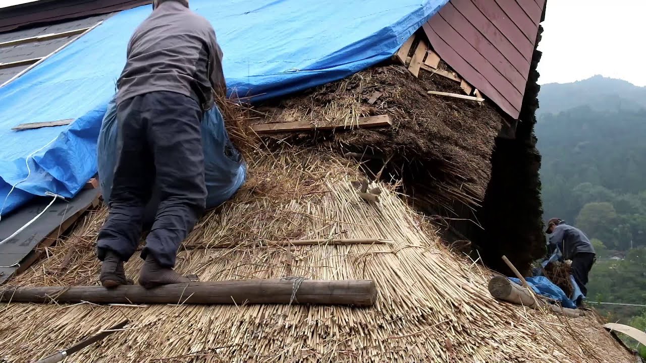 Thatch Roof Construction