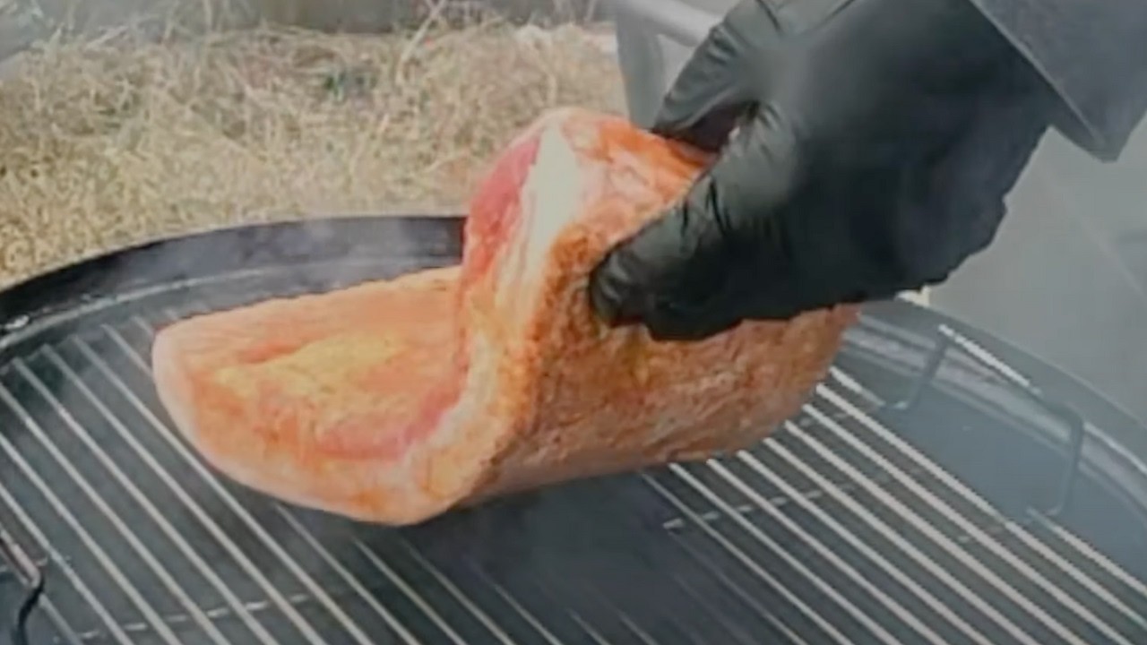 Копчёная свиная грудинка на горе Weber Smokey: стоит ли копчёный бекон жира? 🥓🔥