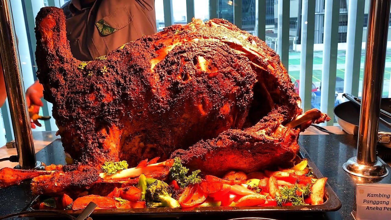 BIGGEST Ramadan Buffet in Malaysia | 15kg Whole Roasted Lamb | 200+ Dishes | Johor Bahru