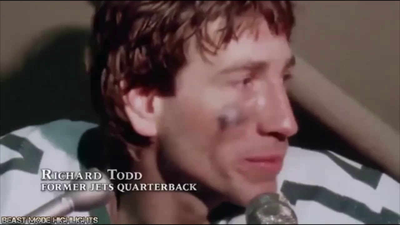 Lyle Alzado rips off Jets helmet