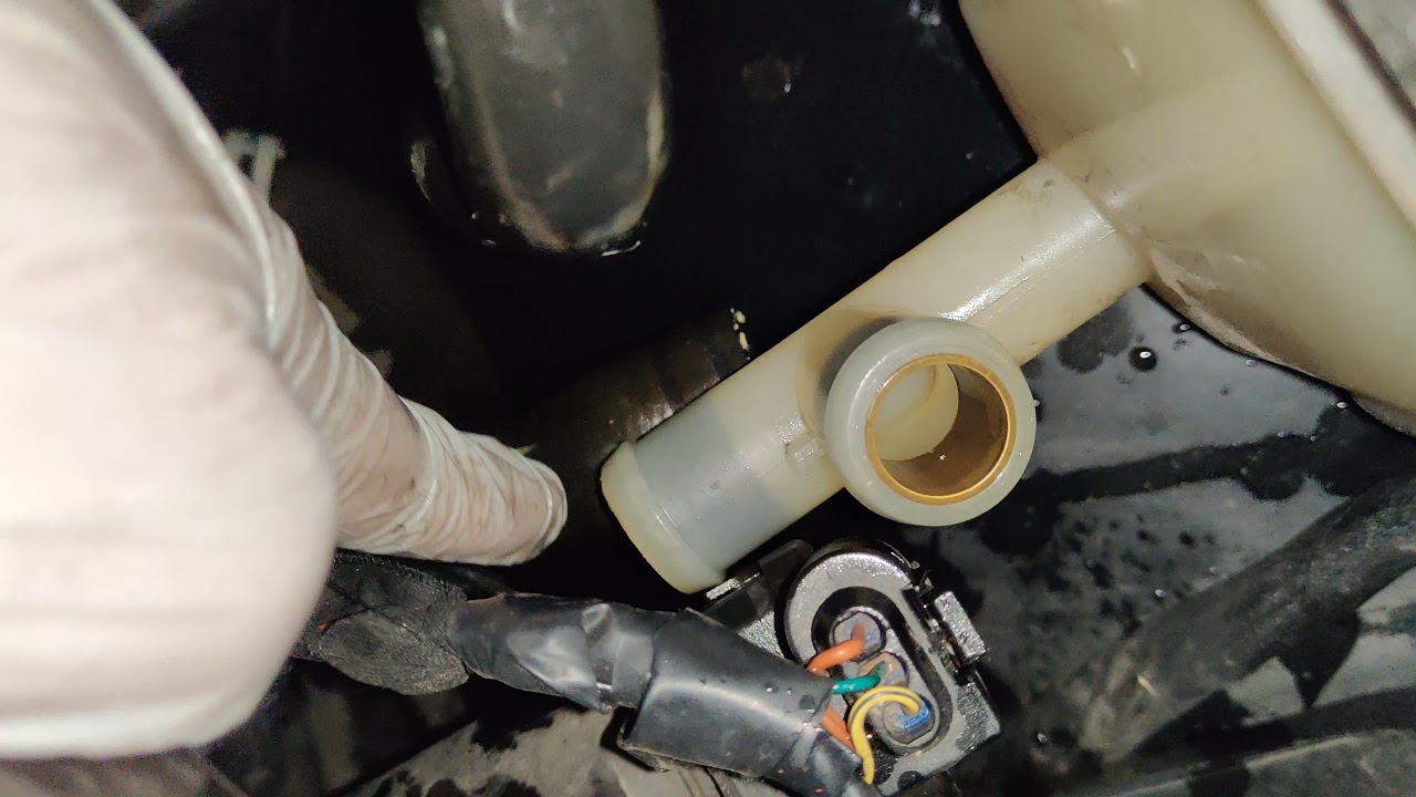 [DIY Tips] Coolant expansion tank replacement Mercedes ML 420 CDI 2007 W164