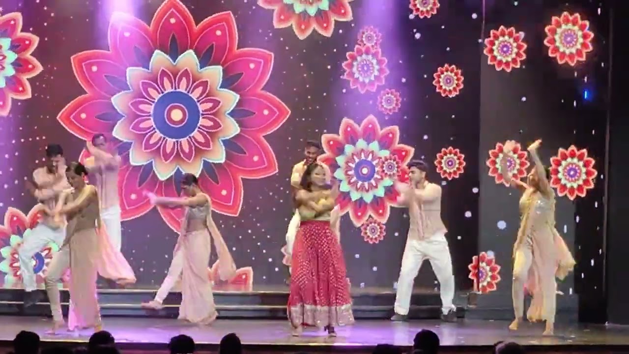 Cordelia Cruise | Romance in Bollywood show #cordelia #love #cruiselife #cruiseshow #bollywooddance