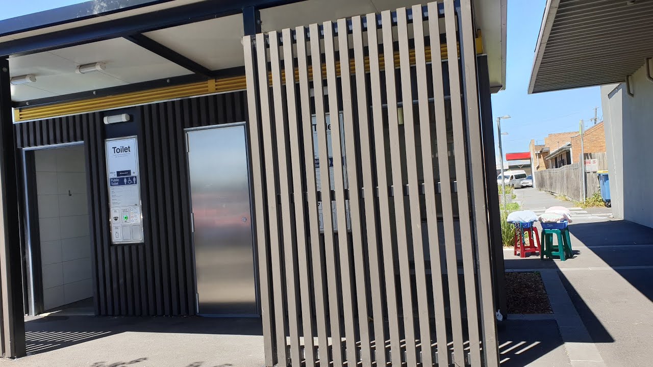 Exeloo public toilet in Lalor!