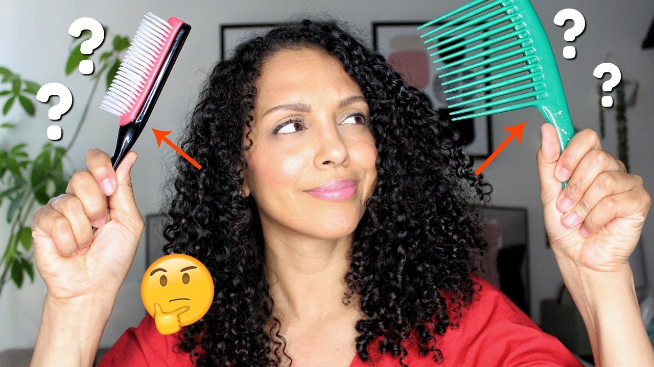 Denman Brush vs Wide Tooth Comb on Fine Curly Hair (What Is Better?)