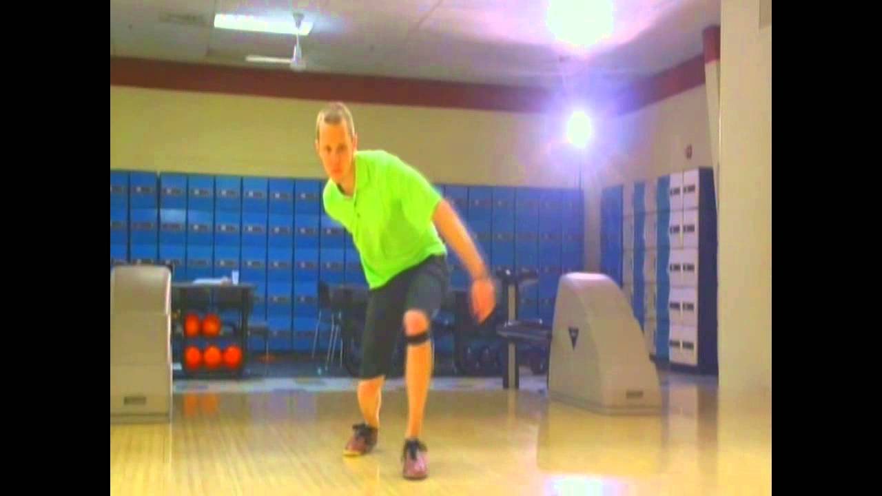 Most Bowling Strikes in 1 Minute - Officially Amazing