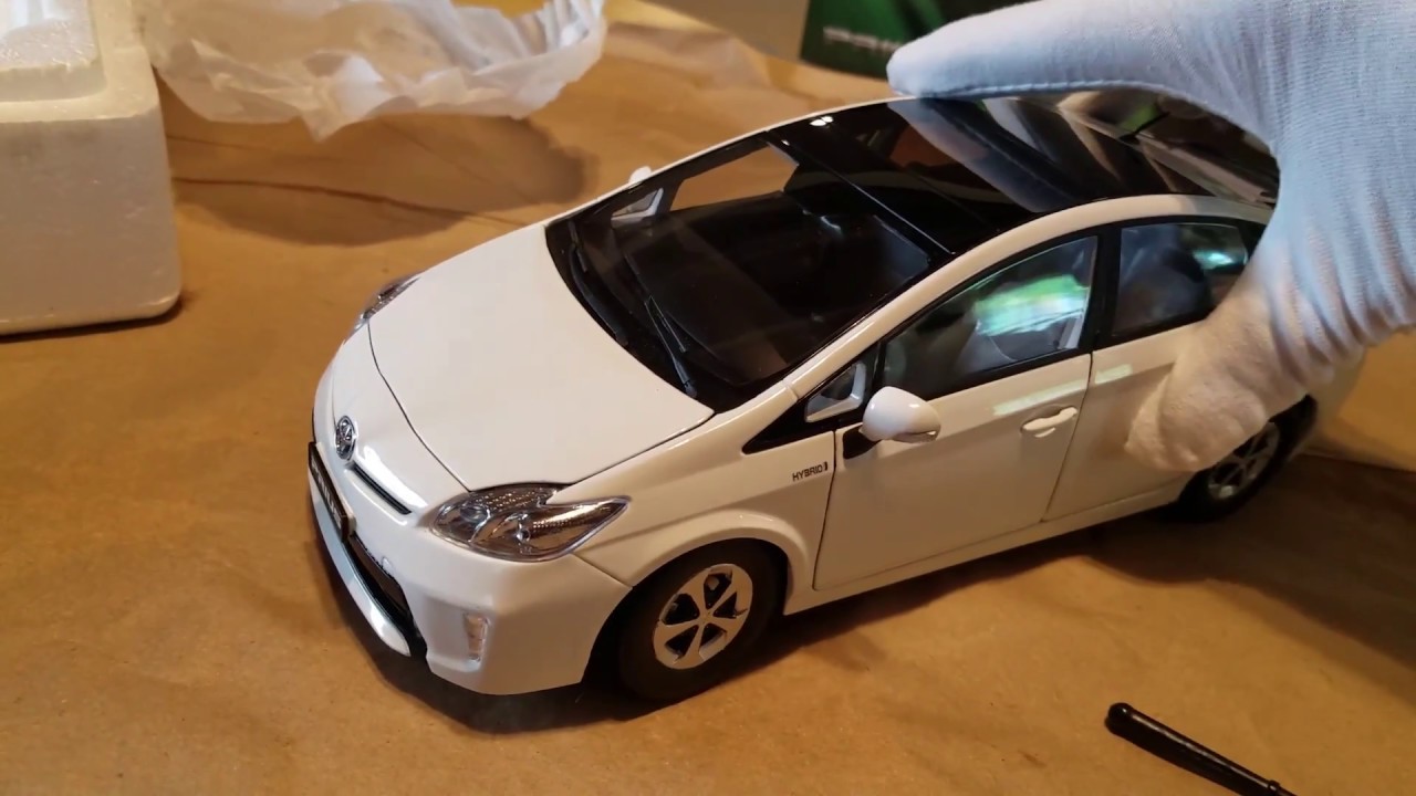 Unboxing of prius diecast model