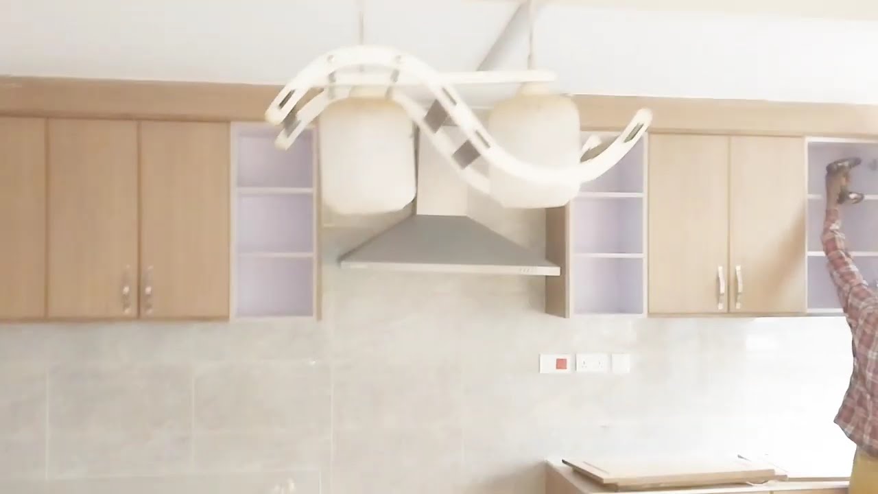 House Hunting/Houses in Ruaka are Beautiful 😍cute and Spacious Living room with 2 Balconies and Lift