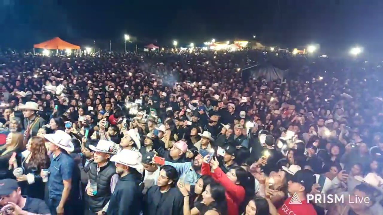 Baile popular con LOS BUITRES , Fiesta Patronal San Francisco De Asís Acachuen Viernes 17 Oct 2025