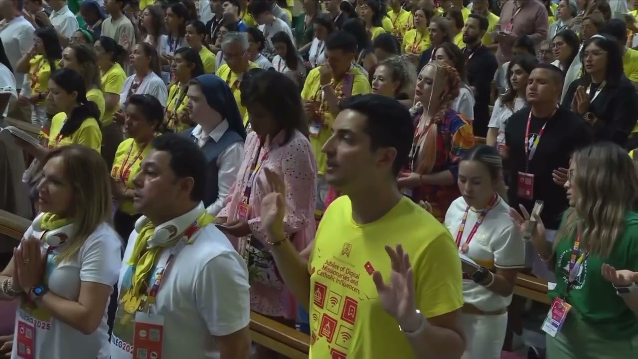 Cdl Tagle Leads Hundreds of Catholic Influencers in Latin 'Pater Noster' at St. Peter's Basilica
