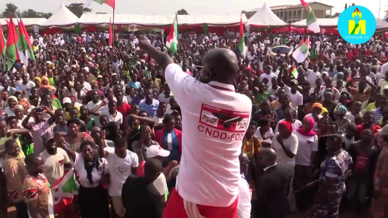Umuririmvyi Dr.Claude yasohoye indirimbo ihayagiza Umugambwe CNDD-FDD. Umviriza