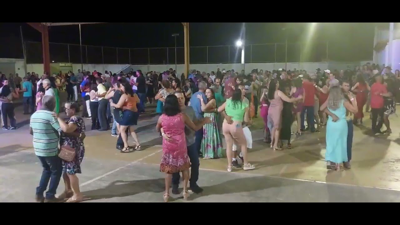Vamos dança Forro #passossertanejos #Mamonas #roça #vidanaroça #minasgerais #vidareal  #mulherbonita