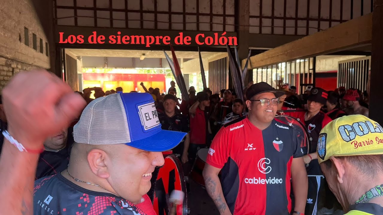 Entra la HINCHADA lds Colon