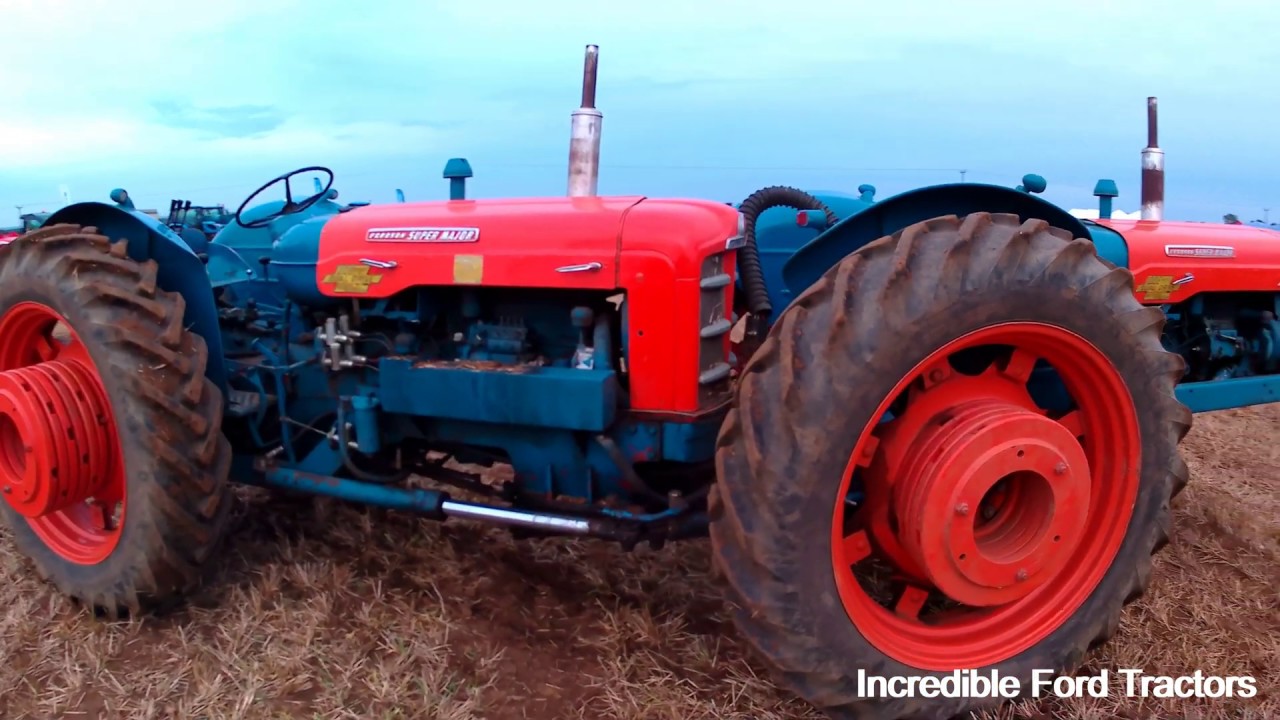 1961 DOE Triple D Super Major 2x 3.6 Litre 4-Cyl Diesel Articulated 4WD Tractor (108 HP) with Plough