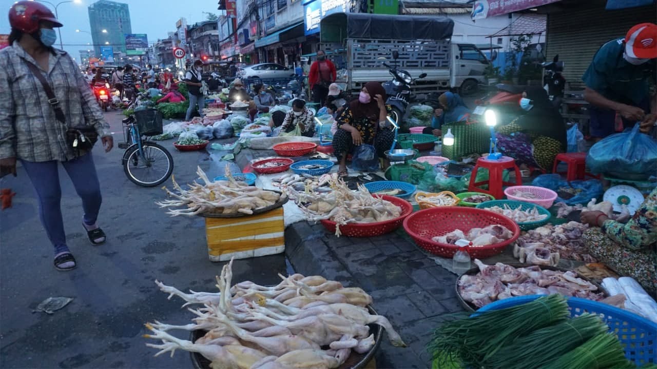 Early Morning Vegetable Street Market at Chhbar Ampov  - Walking Around Street Food @National Road 1