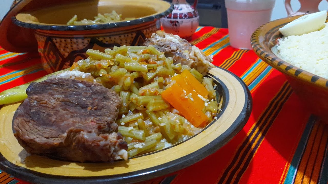 Couscous aux chardons d'Espagne (seksou sethghediwt)  كسكسي بالقرنينة مرقة حمراء باللحم البقري