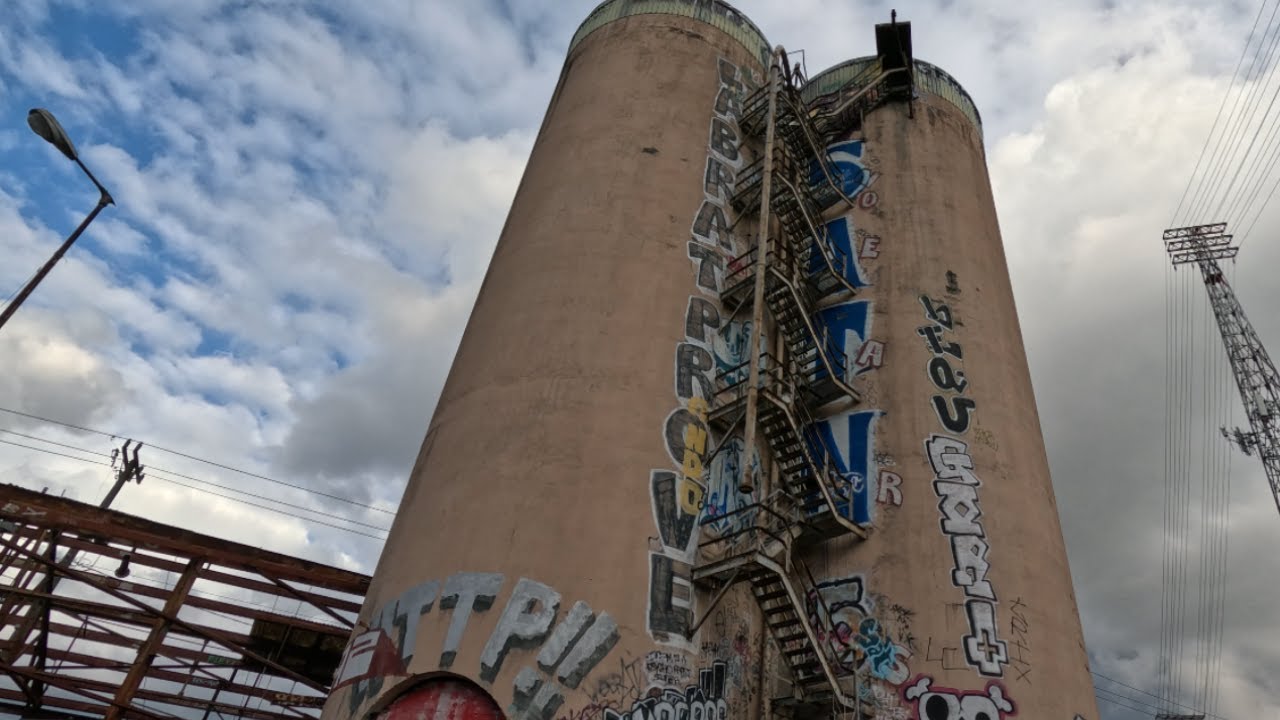Exploring an Abandoned Cement Plant | Mini Urbex