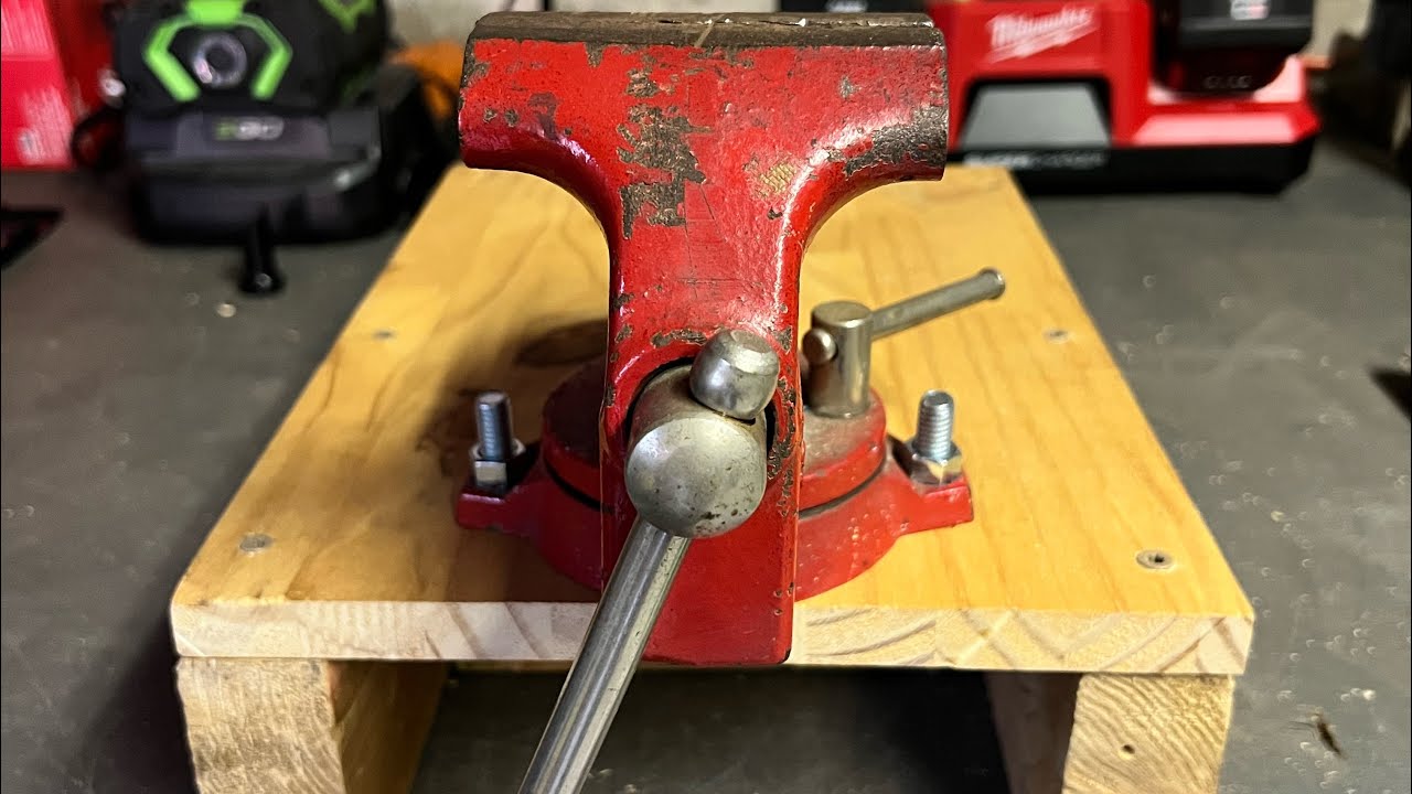 DIY… PORTABLE VISE STAND