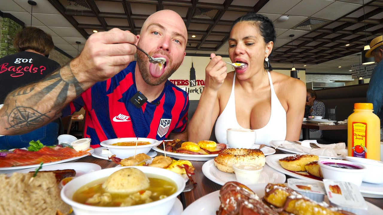 9 a.m. AMERICAN BREAKFAST!! Chocolate Chip Pancakes, Eggs Benedict & Roast Beef in Miami, Florida!!