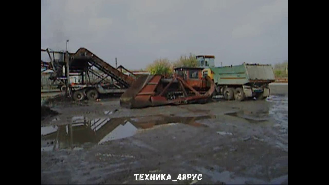 Мехлопата Трактор ДТ-75 Перекидной погрузчик ПТС-77 на тракторе ДТ-75 Старое но редкое видео