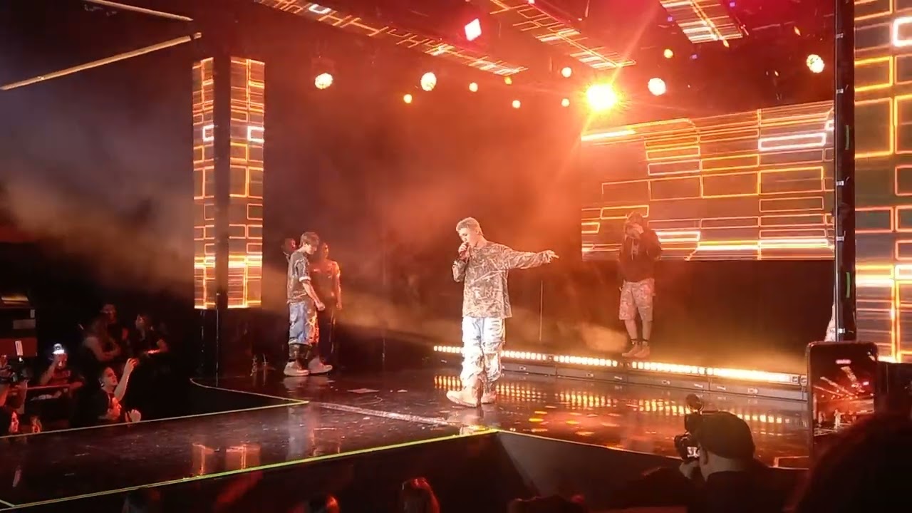 JUST B - CHEST (Dion Live Center)