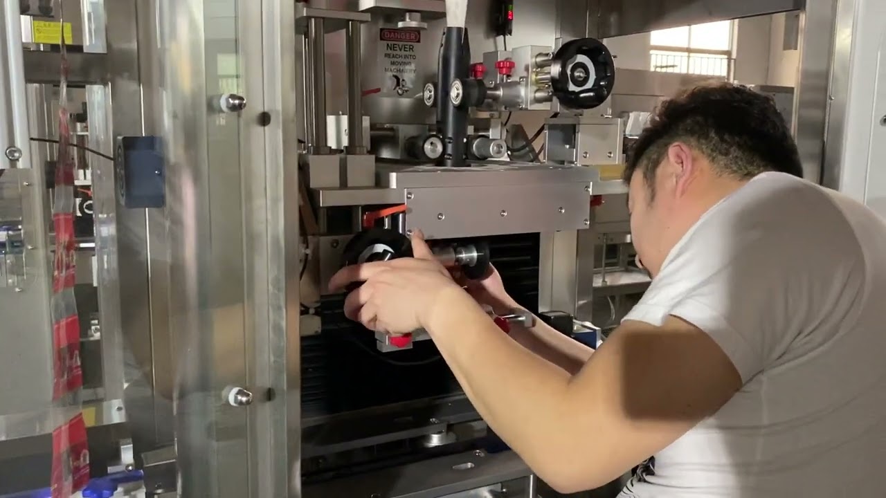 How to adjust the sleeve shrink labeling machine for mouth cap