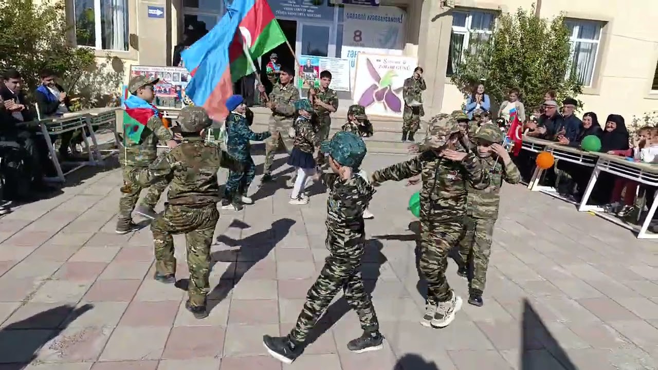 2-ci sinif şagirdlərinin Rəqsi