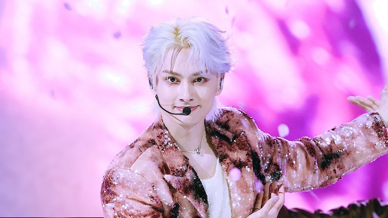 250610 세븐틴 준 JUN SEVENTEEN  DouyinGraduationGala 'Para Para Sakura'  직캠 4K