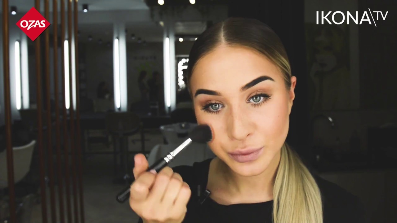 Kim Kardashian makiažas. Demonstruoja Milita Daikerytė