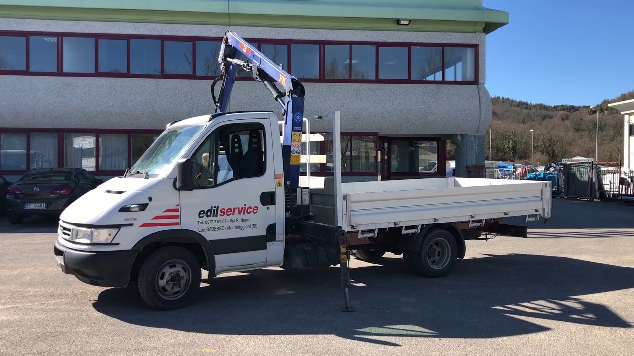 Autocarro Iveco 35C13A completo di GRU PM 3022 e 4 Basi Appoggio Stabilizzatori 650x450x30 mm.