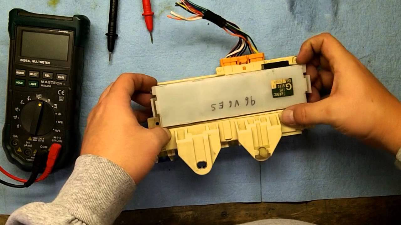 Mazda 626 - Dome Light Diagnostics