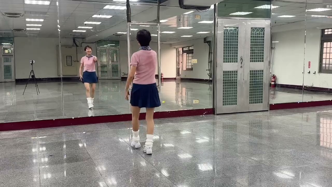 舞動裙擺《快車小姐》感謝原編:方景立老師//整編示範:阿麗老師