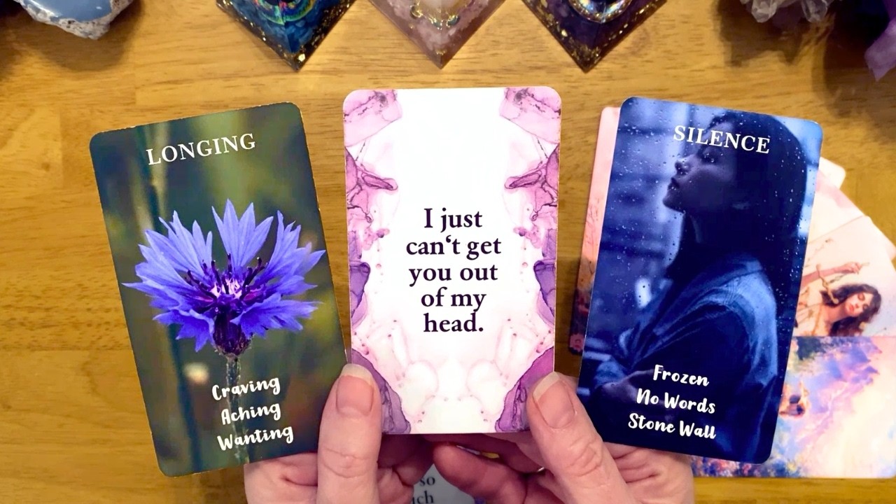 ❤️11:11 YOU HAVE SOMEONE REGRETTING THINGS AND SUFFERING FOR YOU... 💓COLLECTIVE LOVE TAROT READING
