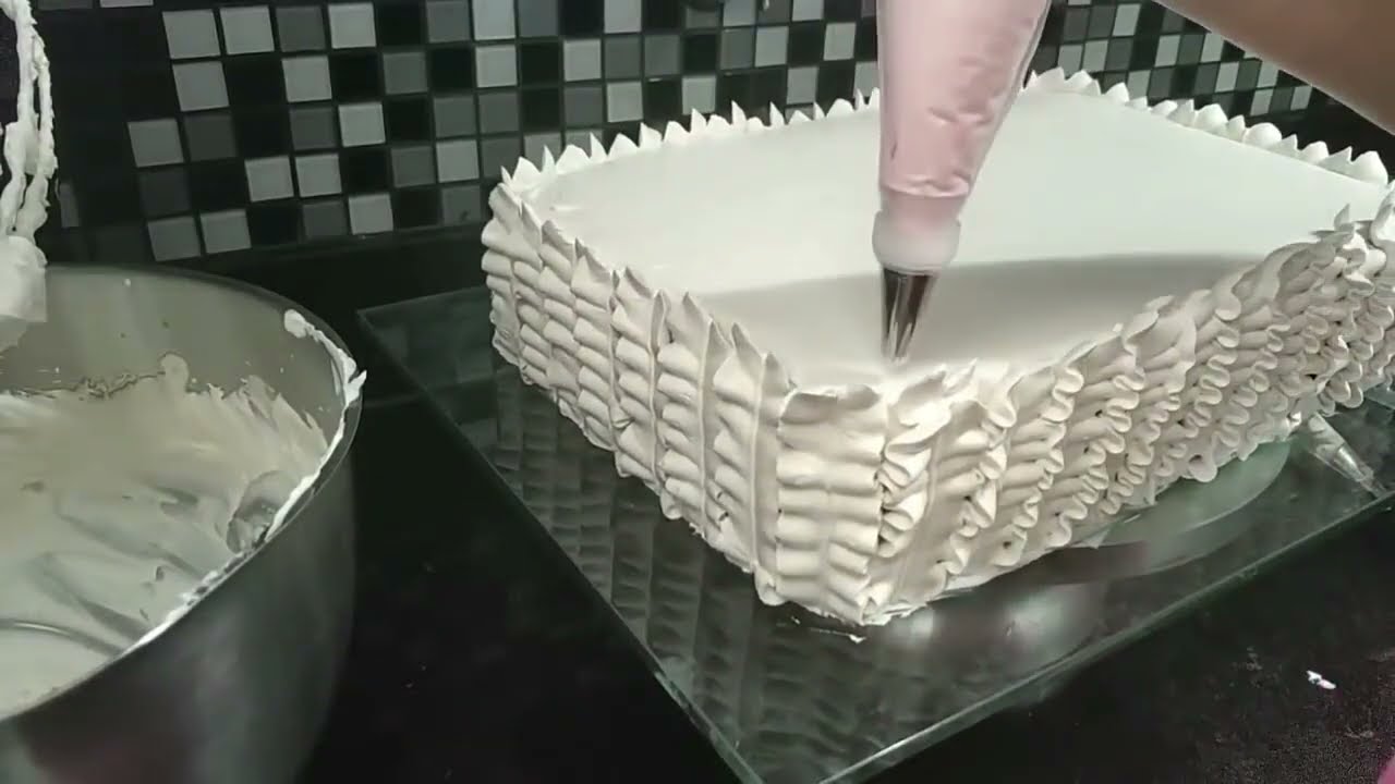 DECORAÇÃO DE BOLO RETANGULAR QUE ESTÁ EM ALTA
