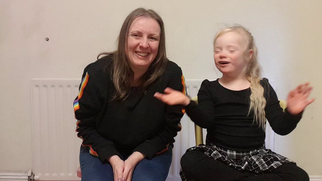 Makaton for 'Tidy Up'