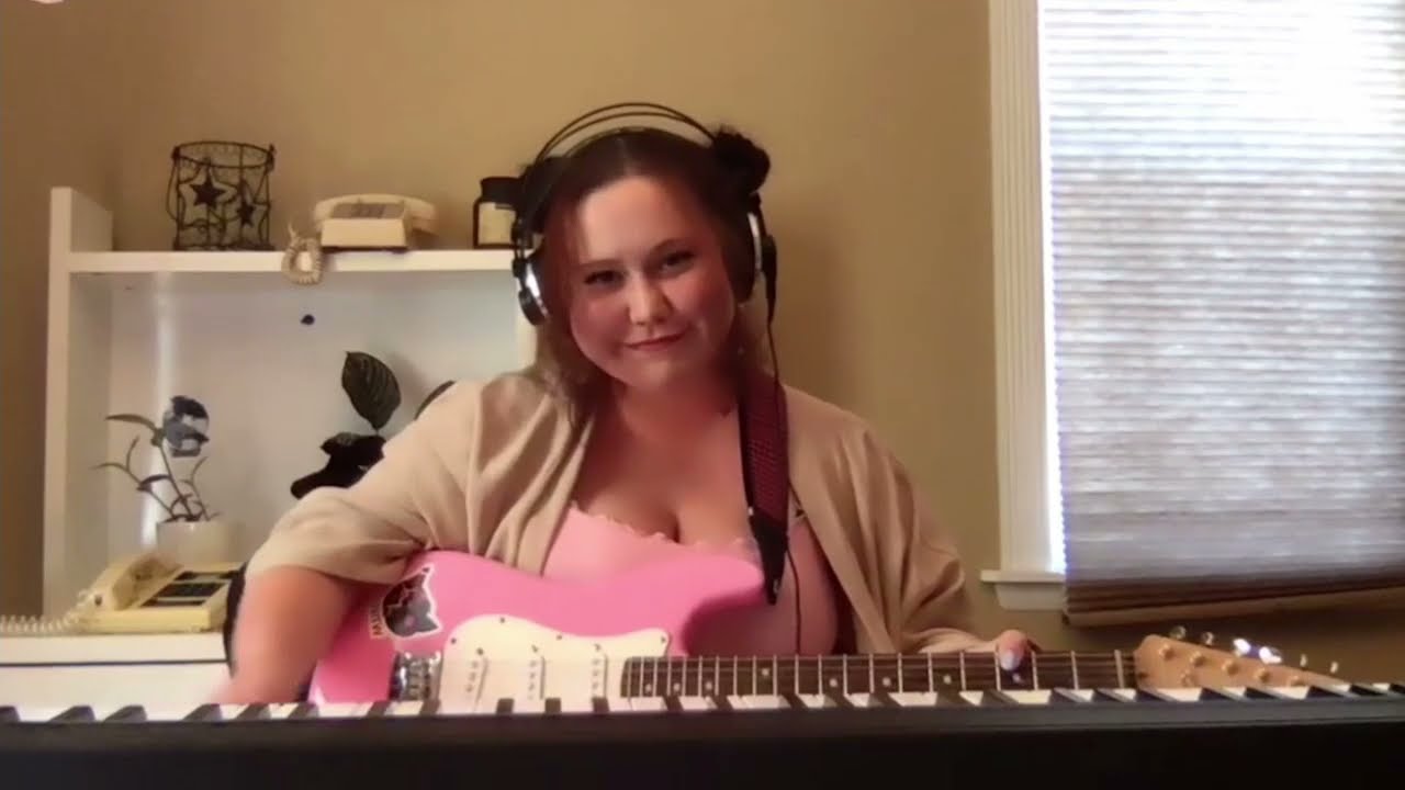 Sweet Hibiscus Tea - Penelope Scott (perform live)