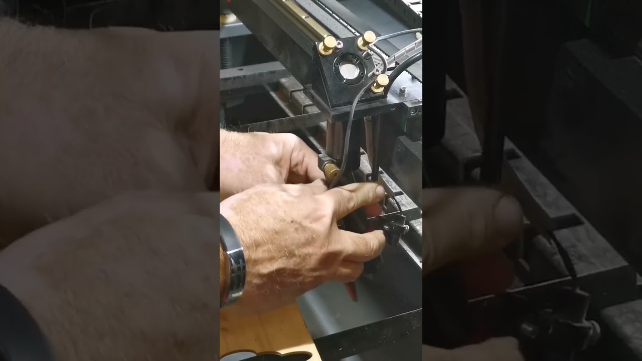 Pulizia lente e terzo specchio macchine Voiern serie S.