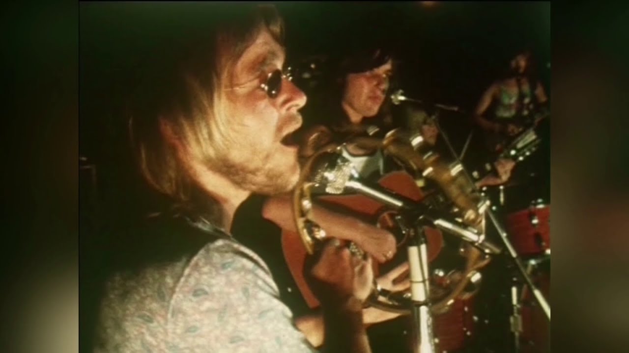 The Cats in 1971 op tournee in Indonesië   (volledige film)