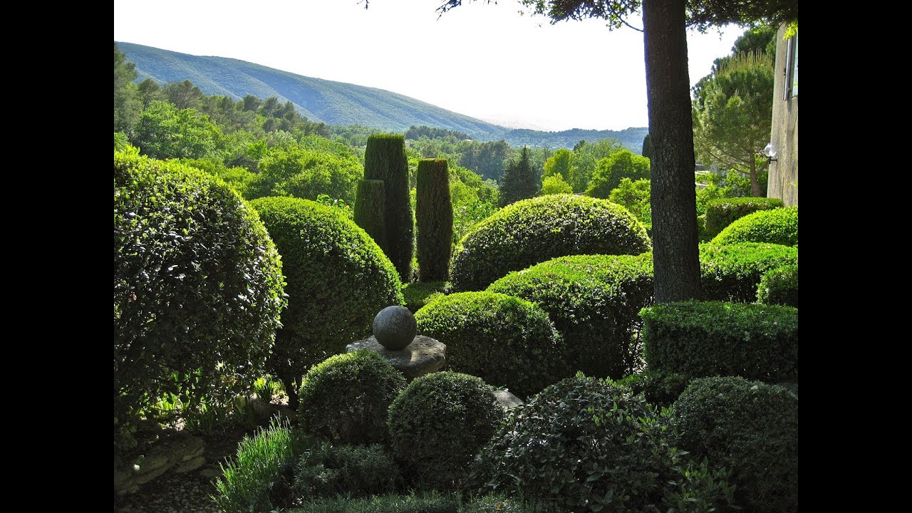 Nicole de Vesian - Her Artistic Garden Sanctuary