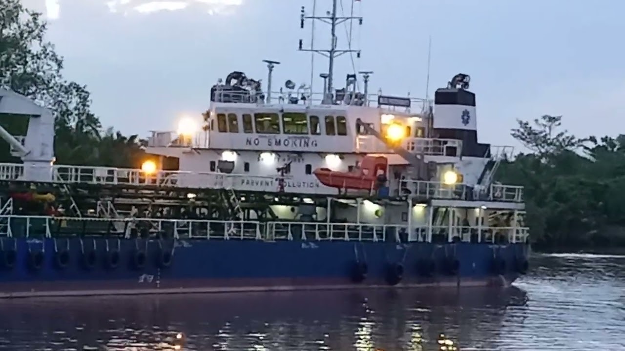 MT. Musi Prosperity muat di Ramba jetty Sungai Lilin Palembang 11/11/2022
