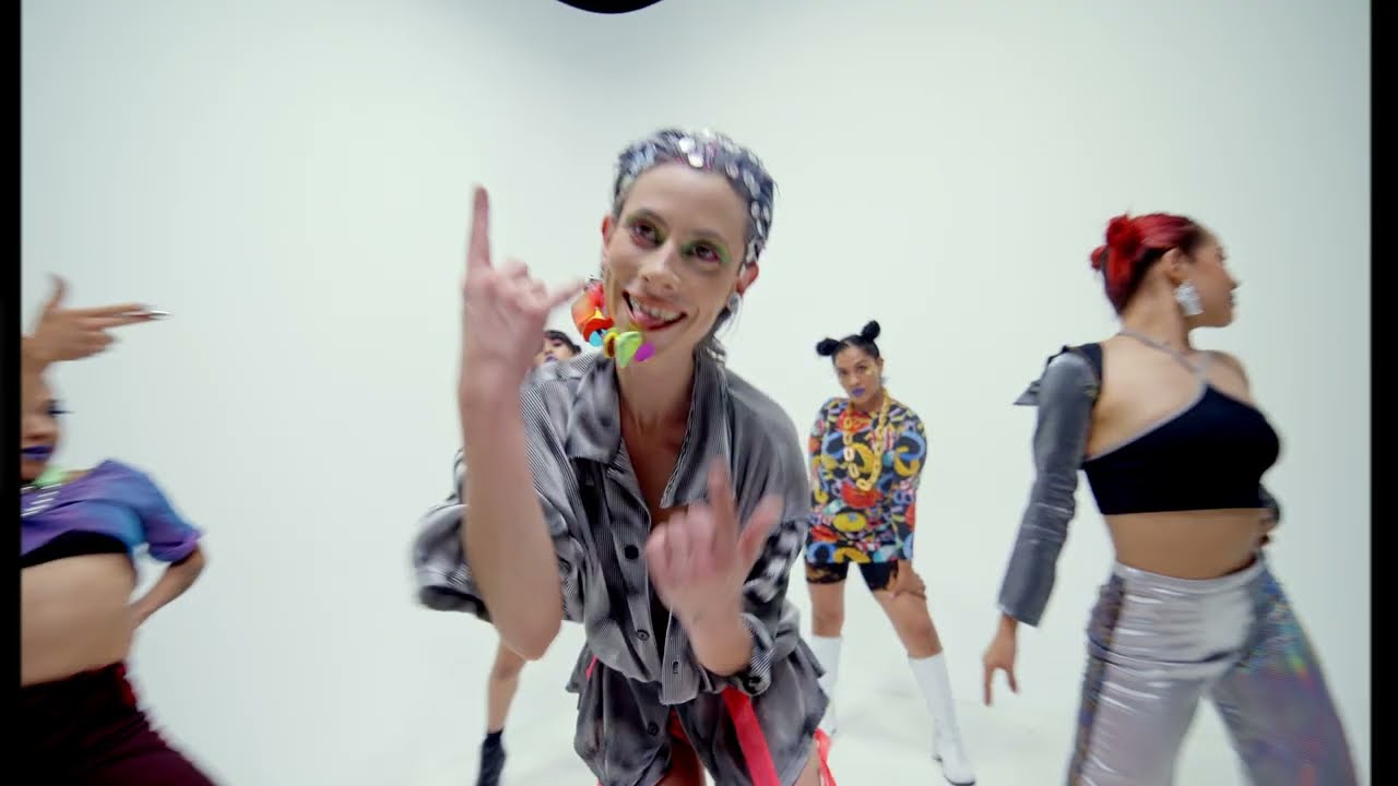 Mathilde Sobrino - SIGO EN EL HIGH 💥 (Video Oficial)