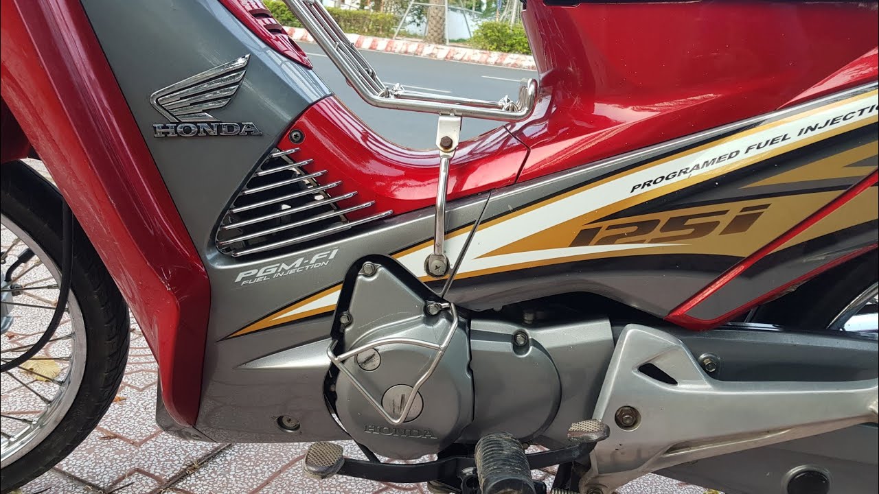 Mua xe đi tết cả nhà ơi ••neo 2008 vô Full bộ ÁO FUTURE Fi 2009 còn dán keo bóng rất đẹp ạ