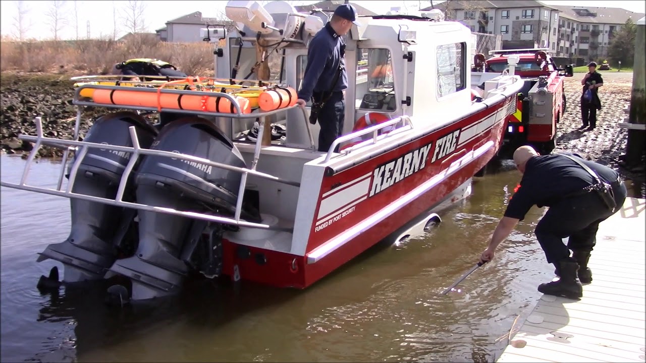 Kearny Fire Department Marine 3 getting deployed for a Major Hazmat Incident