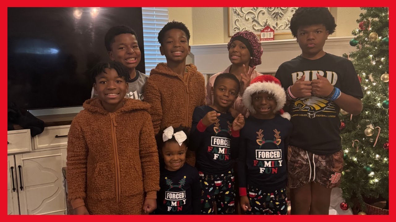 Christmas Morning with 8 kids! | Opening presents| Large family vlog