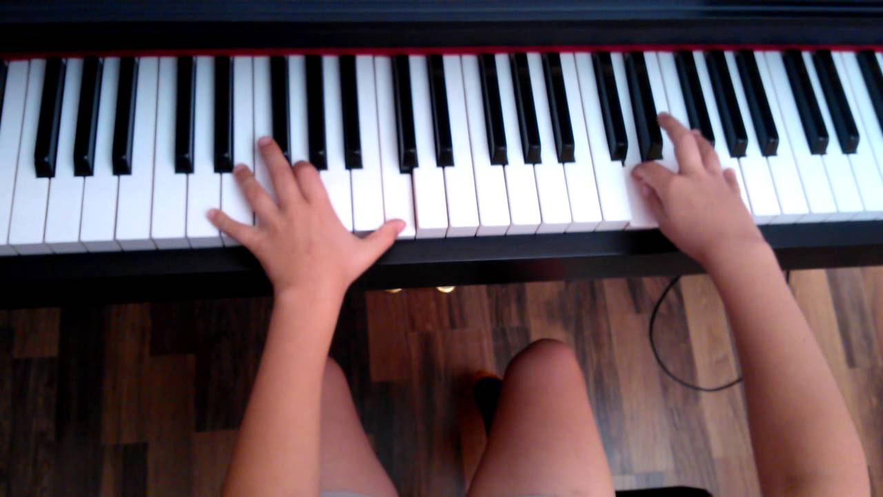 Bach - Menuet 12