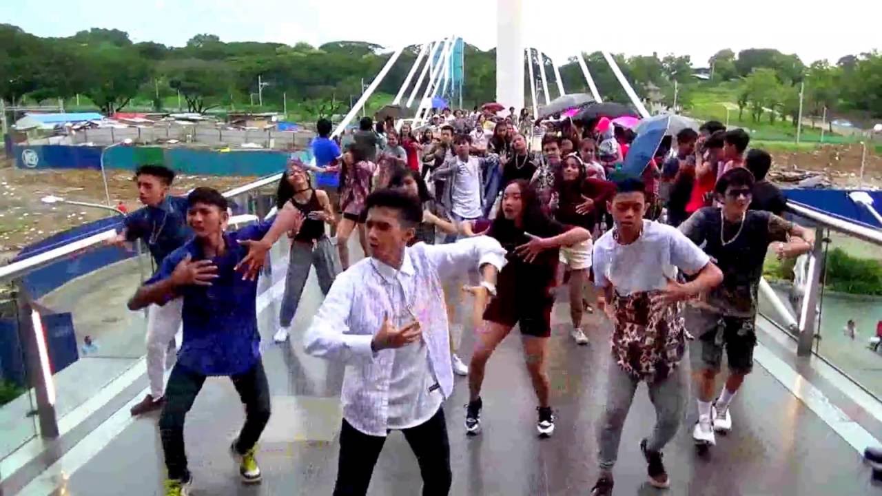 SM SJDM Flash Mob View Deck Opening performed by FCPC Baliktanaw Performing Arts