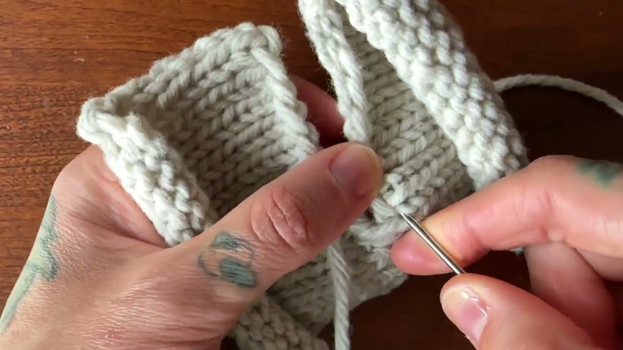 Knitting Tutorial: Mattress Stitch to join underarm