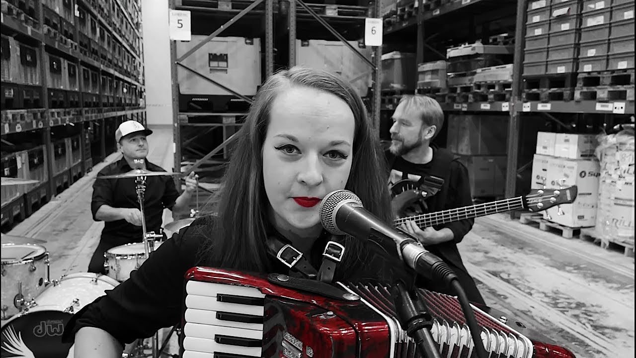 SMASH - Pohádková - feat.Martina Linkešová (Scandall acoustic cover) official music video