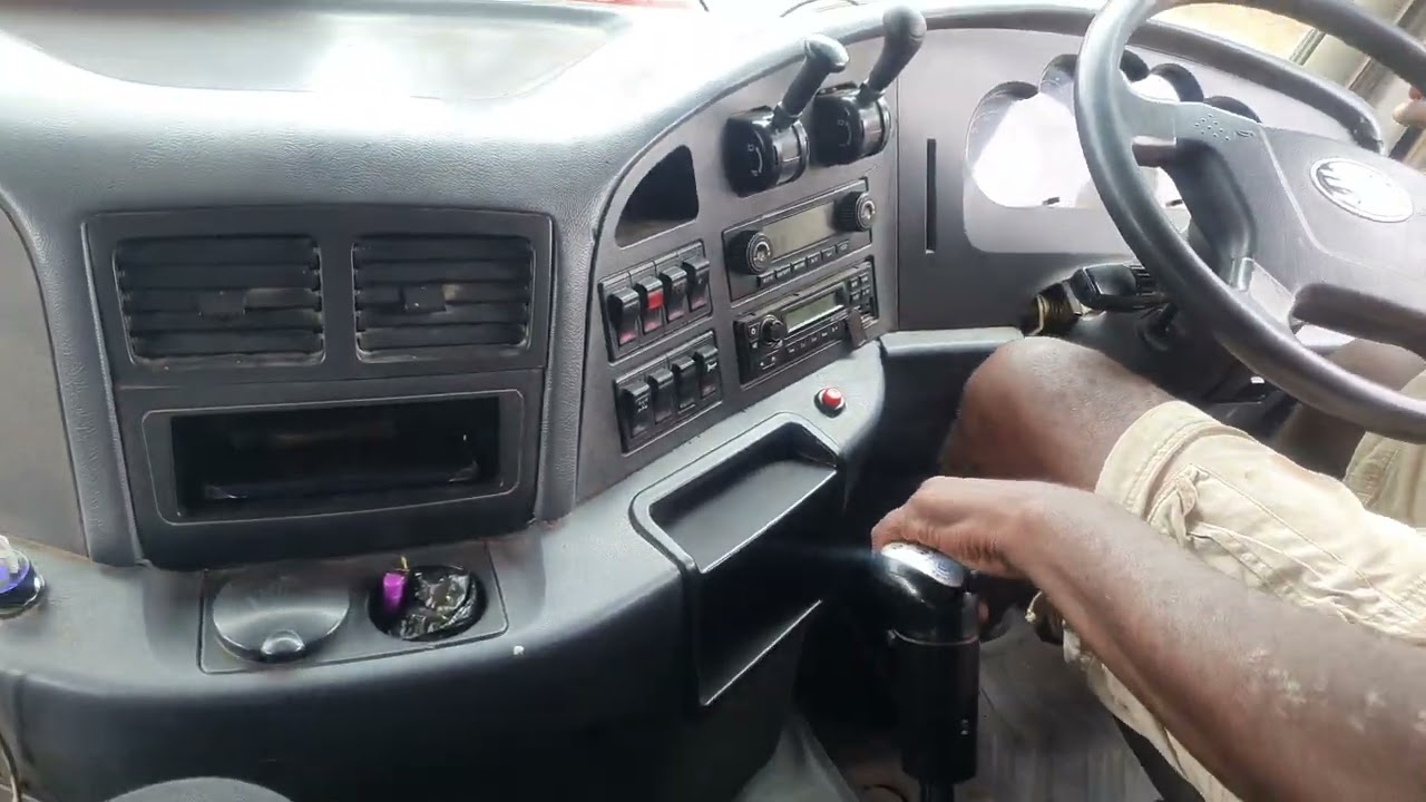 FAW 380hp Tractor Truck With 12 Gears Transmission  4 June 2024 #driving #drivingsimulator #fawtruck
